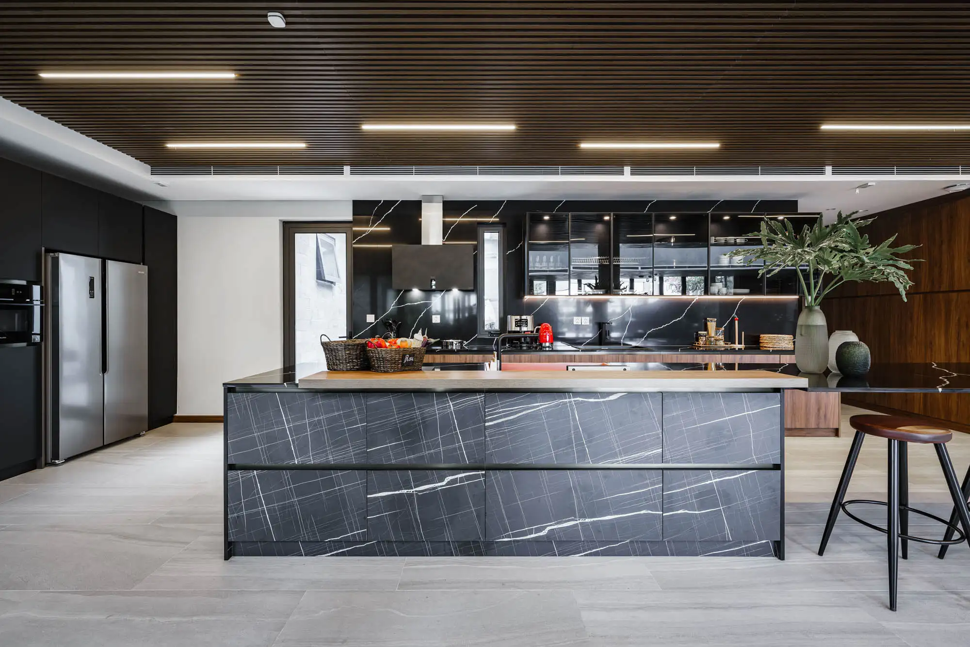 Phòng bếp Penthouse với sự tinh tế với đá granite sang trọng